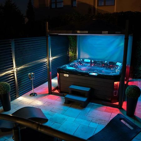 The Residence Central Jacuzzi Boutique (Adults Only) Cluj-Napoca Eksteriør bilde