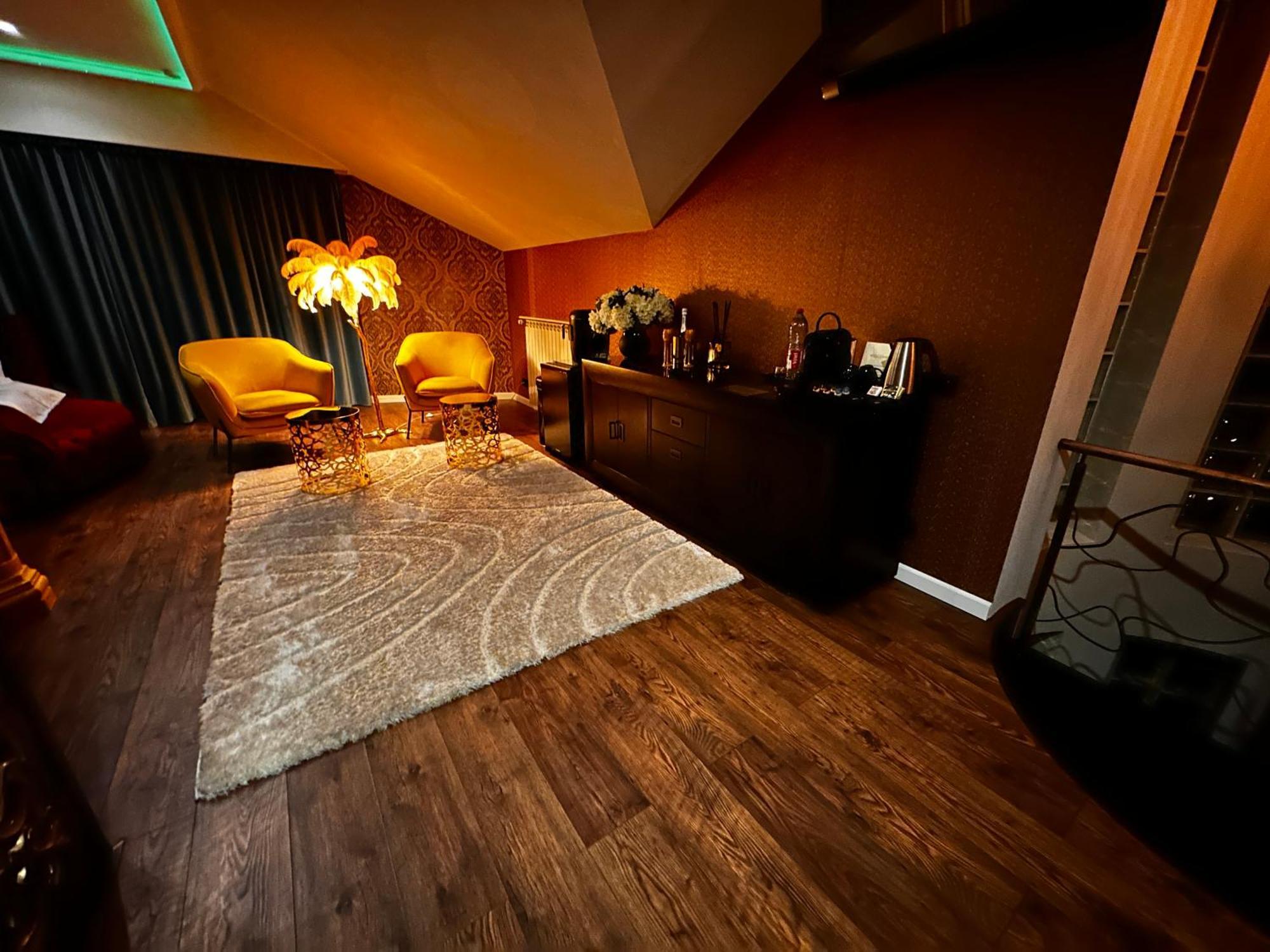 The Residence Central Jacuzzi Boutique (Adults Only) Cluj-Napoca Eksteriør bilde