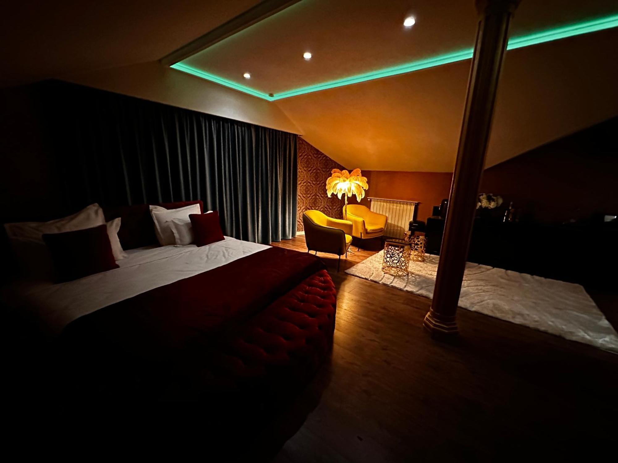 The Residence Central Jacuzzi Boutique (Adults Only) Cluj-Napoca Eksteriør bilde