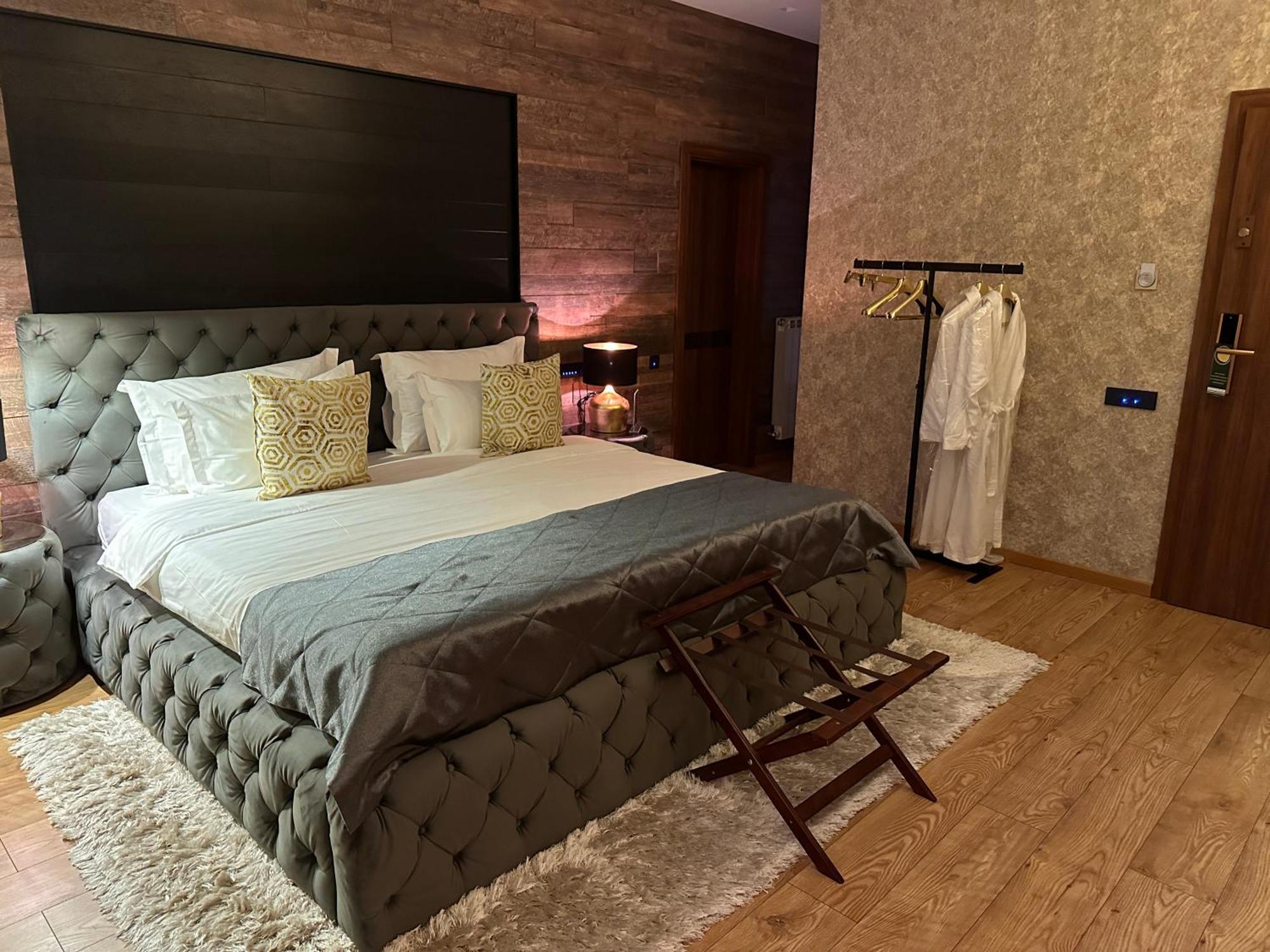 The Residence Central Jacuzzi Boutique (Adults Only) Cluj-Napoca Eksteriør bilde