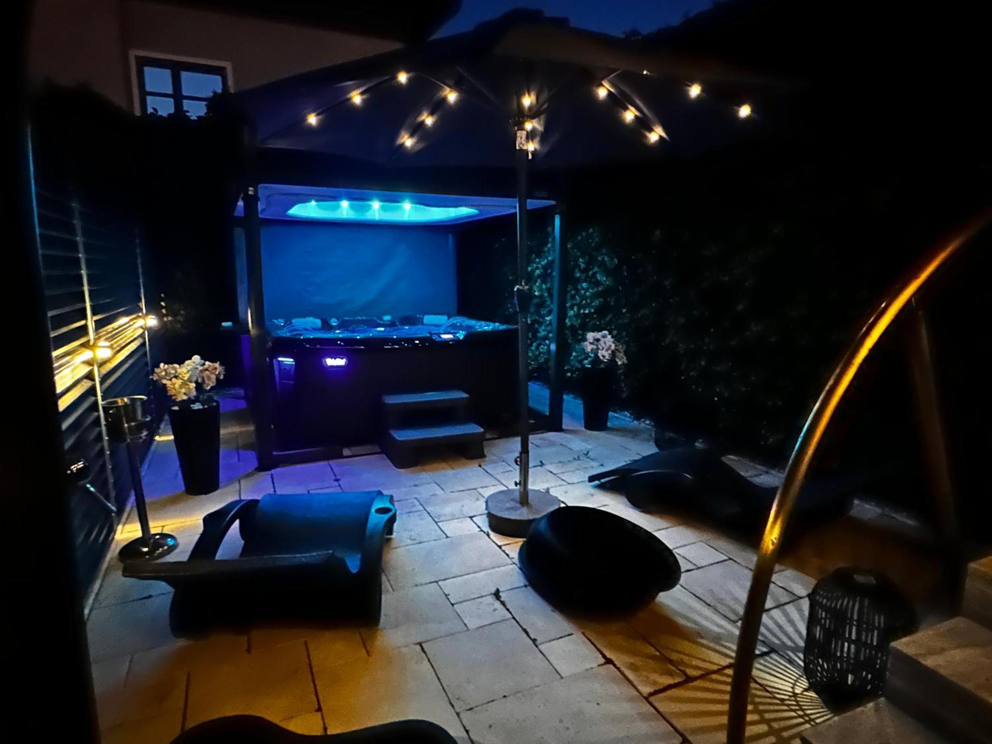 The Residence Central Jacuzzi Boutique (Adults Only) Cluj-Napoca Eksteriør bilde
