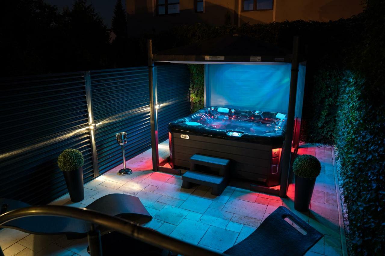 The Residence Central Jacuzzi Boutique (Adults Only) Cluj-Napoca Eksteriør bilde